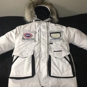 Canada Goose White Snow-mantra  (Discontinued)